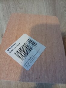 Nový dřevěný stojan/blok  na nože