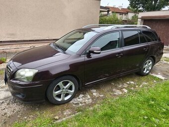 Toyota Avensis 2008 facelift, výhřev sedaček, tažné zařízení