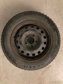 Zimní pneumatiky Nexen 195/65R15 + disky + kryty kol