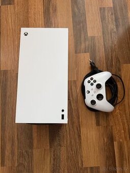 Xbox Series X v záruce +Fc 26