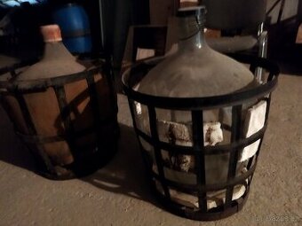 Prodám demižony 50litrů