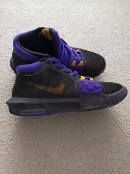 Chlapecké boty Nike 42,5