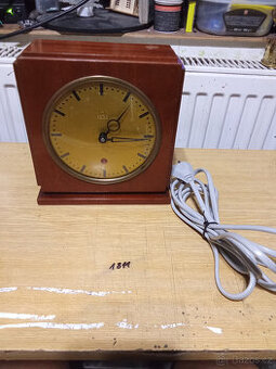 Retro elektricke hodiny SIEMENS plus další