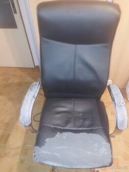Kožená kancelářská židle