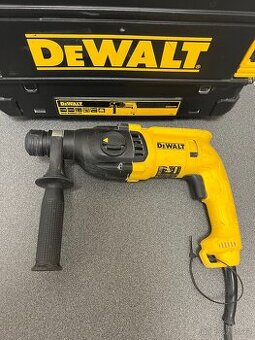 Vrtací Kladivo Dewalt D25033K