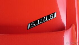 ŠKODA 110R štítek na zadní kapotu s imitací příchytek