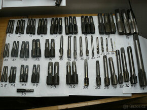 Závitníky sadové a strojní, nepoužité