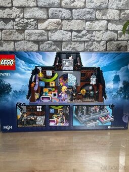 LEGO set 76781 - Wednesday: Pokoj Wednesday a Enid