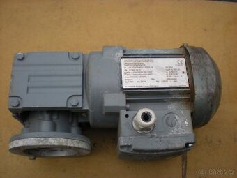 Elektromotor s úhlovou převodovkou 41 ot.