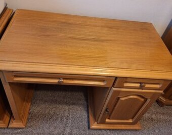 Psací stůl
