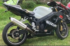 Rozprodam Suzuki Gsxr 1000 03-04 na nahradni dily. Typ T711
