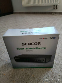 LED TV Finlux 51cm + set-top box Sencor DVBT2 - 1