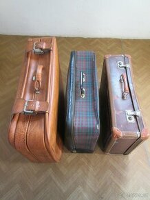 Staré cestovní kufry, retro, starožitný kufr