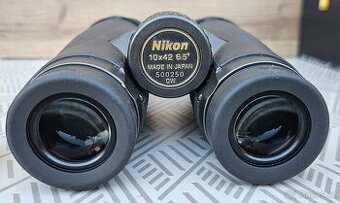 Dalekohled Nikon EDG 10x42