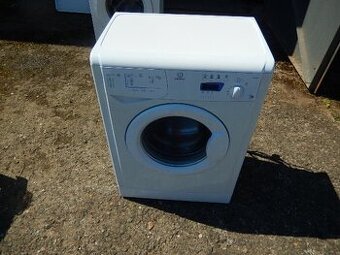 Automatická pračka Indesit 5kg, funkční, 6 měsíců záruka