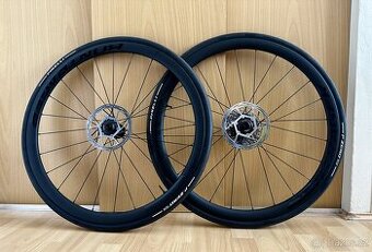 Nová sada carbon kol Bontrager Aeolus Elite 35 TLR
