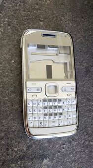 Nokia E72 kryty