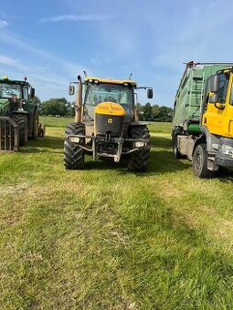 Predám JCB Fastrac 7230. Rok 2013 . Cca 21000mth.