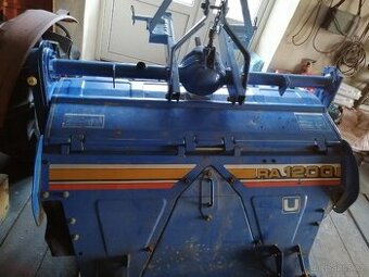 Prodám rotavator do tribodoveho závěsu.