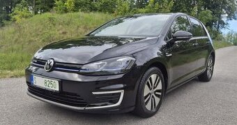 Volkswagen Golf VII e-Golf 1.majitel servisní kniha