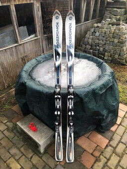 Sjezdové lyže Rossignol 167 cm