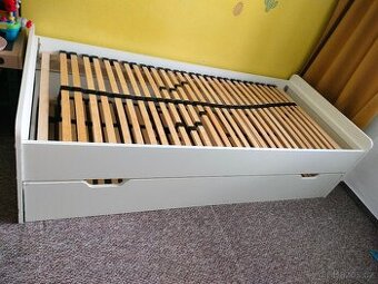 Postel s výsuvným lůžkem, včetně roštů
