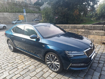 Škoda Superb, iV L&K, nájezd 13 500 Km