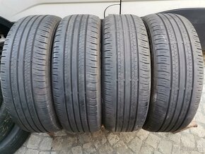 225/60/18 letni pneu DUNLOP 225/60 R18