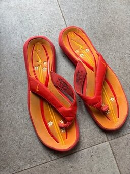 Dámské letní oranžové žabky, vel. 39, Nike