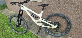 Prodám YT Capra CF 2020