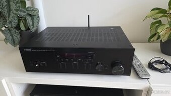 HiFi Receiver / Zesilovač YAMAHA R-N303D černý (až 140W)