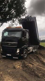 Volvo FH nosič kontejnerů 8x4 tridem