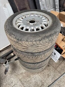 BMW E36 kola