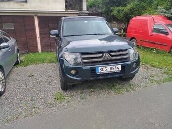 Mitsubishi Pajero IV 3.2 did - 7 místně.