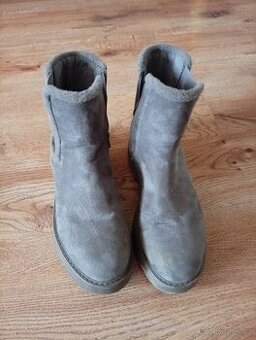 Dámské boty vel 38