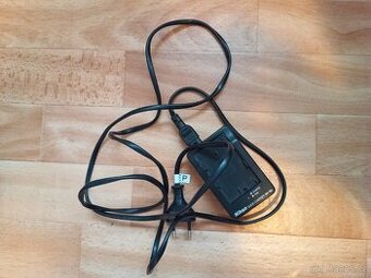 Nabíječka baterií Nikon MH-18a