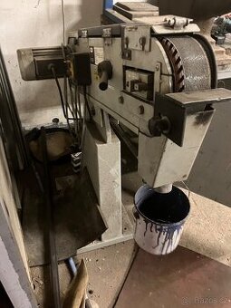 Pásová bruska na kov Proma