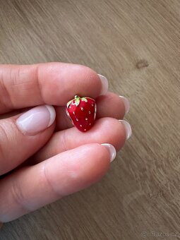 Jahoda přívěsek na Pandora náramek