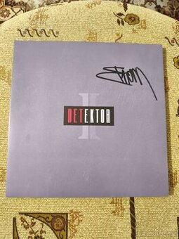 Ektor a Momo LP na predaj