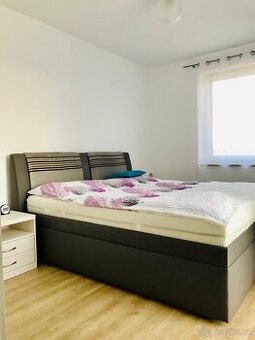 Postel včetně matrací