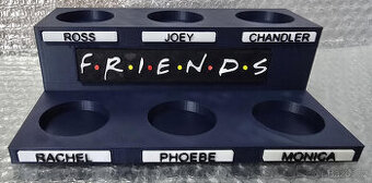 Plastový podstavec FRIENDS pro figurky z McDonald's