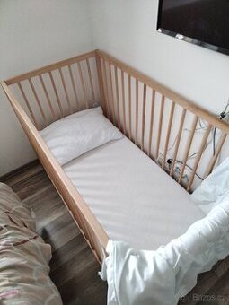 Dřevěná postýlka s výbavou - 1