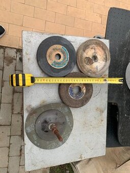 Brusné kotouče vše na fotce . Praha 6.