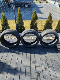 Celoroční pneu Hankook 235/35 r19