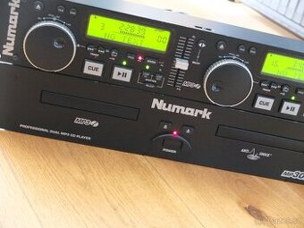 NUMARK MP 302 Profesionální duální MP3 CD přehrávač