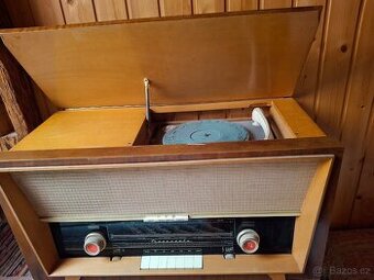 Rádio s gramofonem