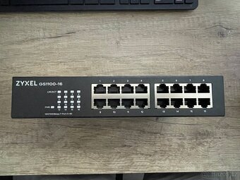 Switch Zyxel GS110-16