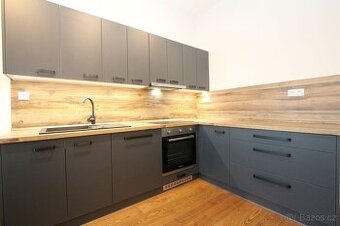 Pronájem zrekonstruovaného bytu 3+kk v centru Pardubic