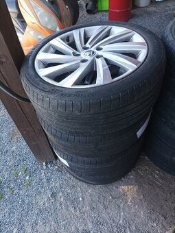 Sada kol Škoda Octavia 4-225/45R18 ,rozteč5x112