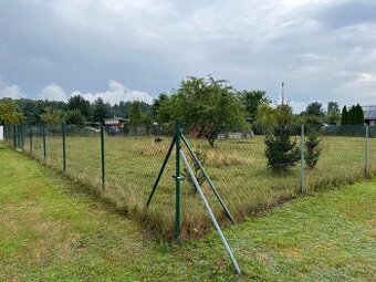 Stavební pozemek 1 hod od Prahy, 923 m2